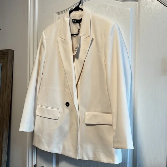 Zara Cream Double-Breasted Blazer with Black Button - Picture 2 of 4